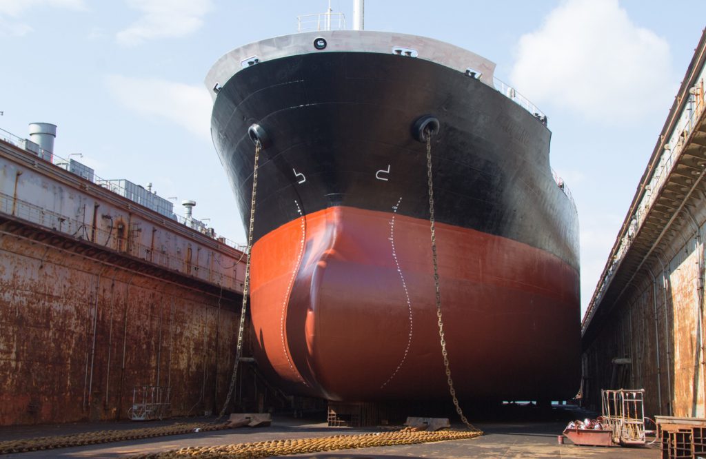 Scheepsbouw een voorbeeld van het gebruik van schroefaslagers van ELCEE panorama afbeelding