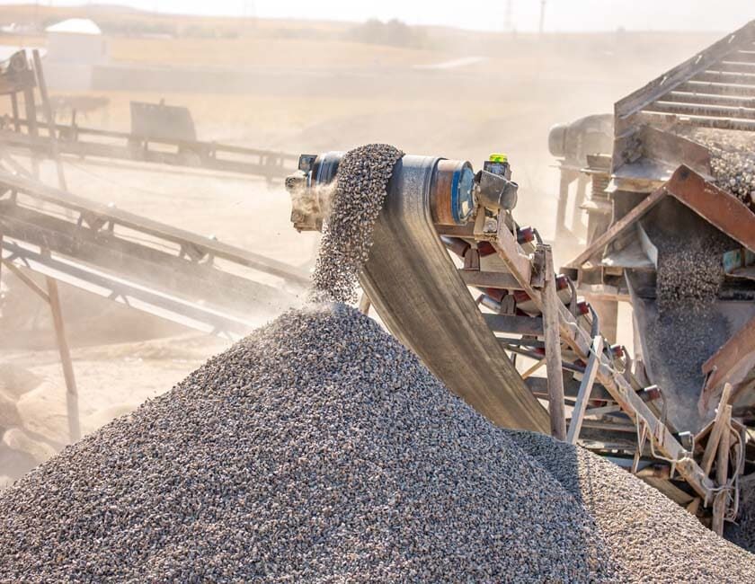 INDUSTRIEËN VOOR HITTE- EN SLIJTAGEBESTENDIGE OPLOSSINGEN: Mijnbouw, cement en procestechnologie